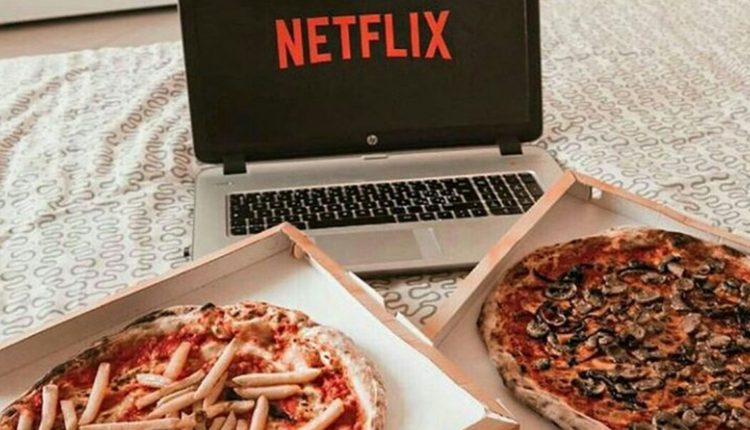  Empresa pagará 500 dolares por ver Netflix y comer pizza todo el día