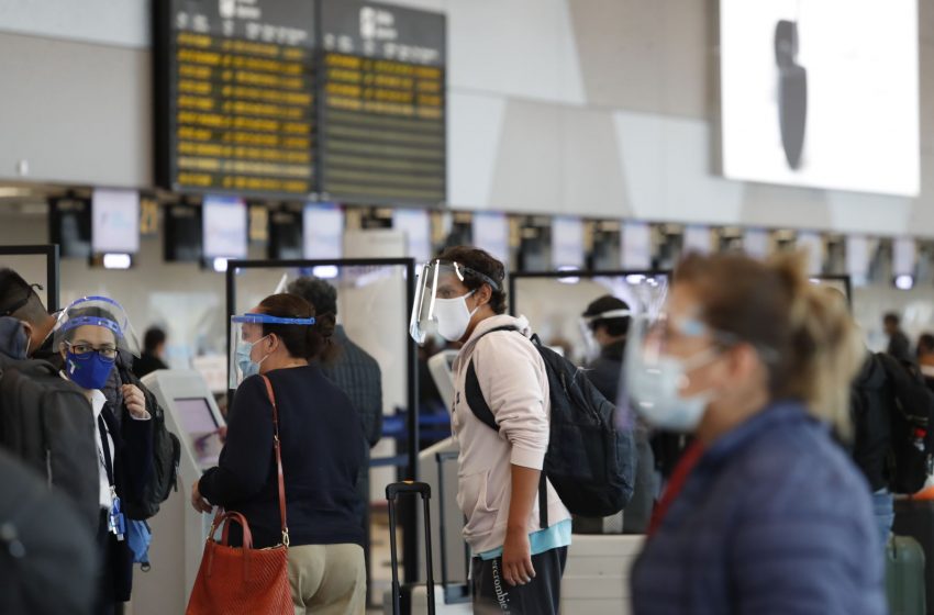  Uso de protector facial no será obligatorio para abordar vuelos nacionales e internacionales