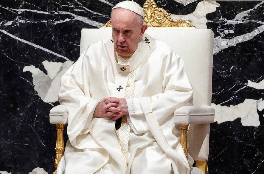  Amenzan al papa Francisco enviándole una carta con tres balas