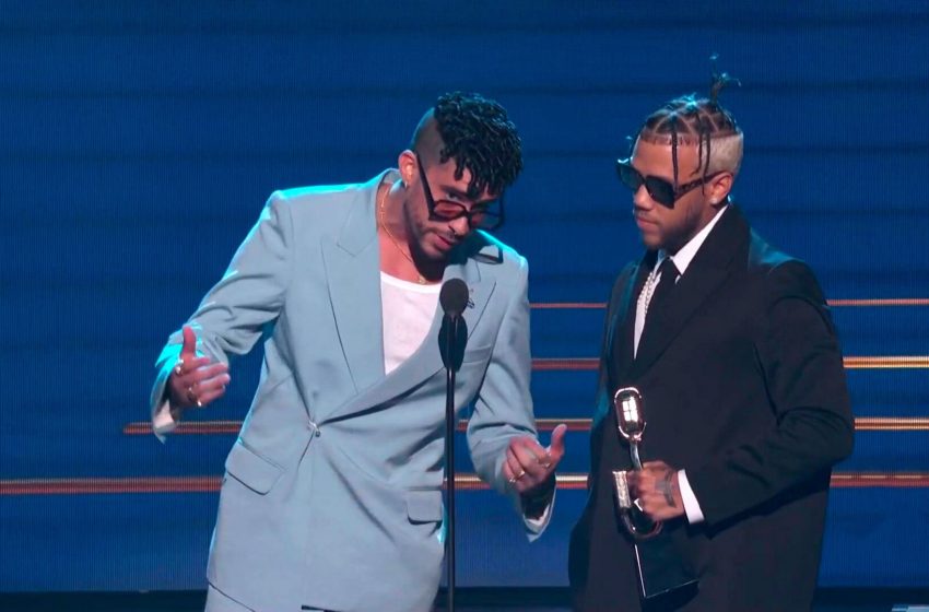  Bad Bunny se llevó el premio a mejor canción del año con su tema «Dákiti» [VIDEO]
